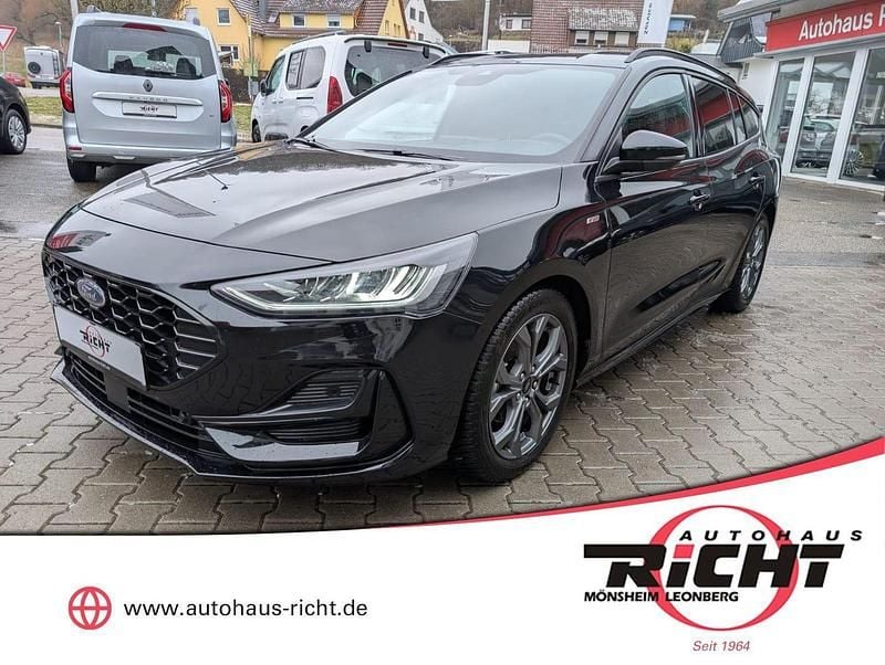 Obsidianschwarz metallic Gebraucht 2024 Ford Focus ST-Line Kombi | 19.880 € (Superpreis) - Bild 1/4