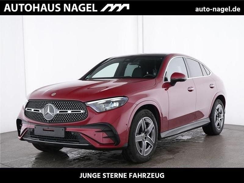 Rot Gebraucht 2024 Mercedes GLC200 AMG Line Premium SUV | 63.119 € - Bild 1/4