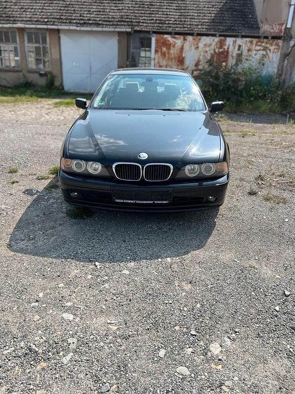 Schwarz Gebraucht 2000 BMW 525 Limousine | 6.600 € (Fairer Preis) - Bild 1/4