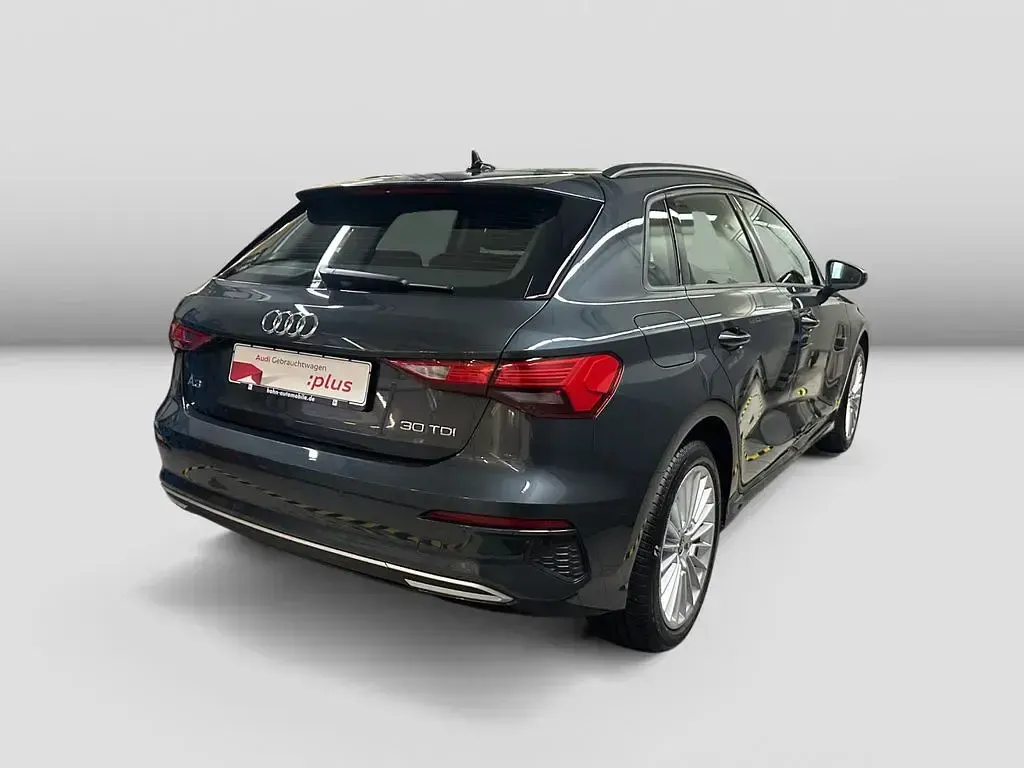 Używany Audi A3 Advanced 116 KM (85 kW) 2024 Szary Sedan/Limuzyna