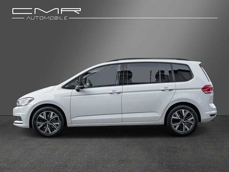 Gebraucht VW Touran Highline 150 PS (110 kW) 2022 Weiß Van / Kleinbus