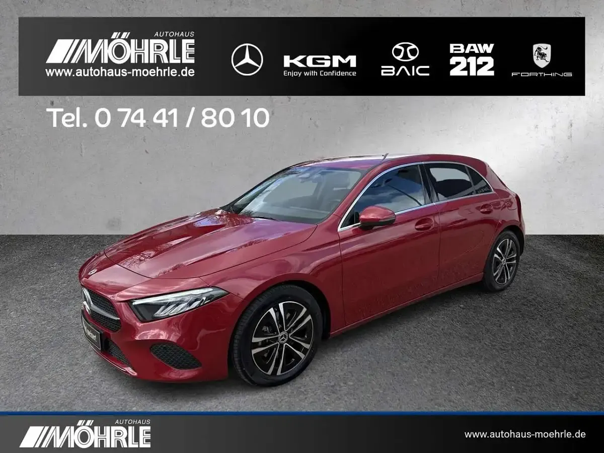 Gebraucht Mercedes A200 Progressive 163 PS (119 kW) 2023 Rot Limousine