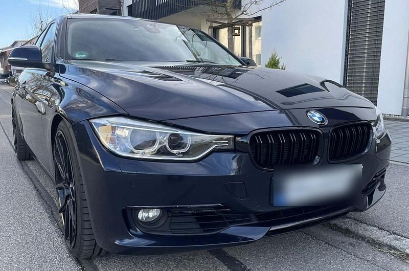 Gebraucht BMW 330 Luxury Line 258 PS (189 kW) 2014 Blau Limousine