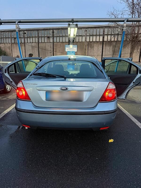 Gebraucht Ford Mondeo 125 PS (91 kW) 2005 Blau Limousine