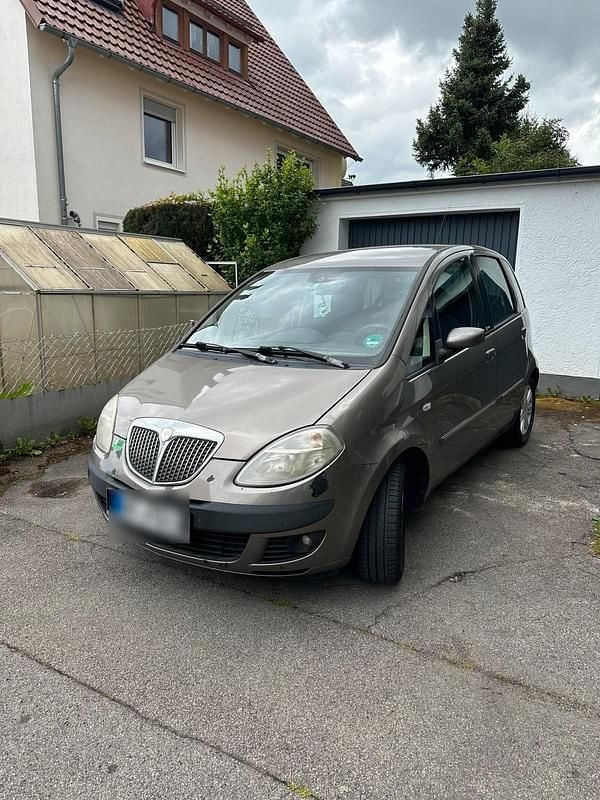 Gebraucht Lancia Musa 95 PS (69 kW) 2006 Beige Van / Kleinbus