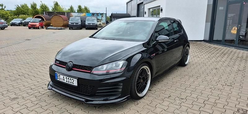 Schwarz Gebraucht 2014 VW Golf VII GTI Limousine | 12.000 € (Guter Preis) - Bild 1/4