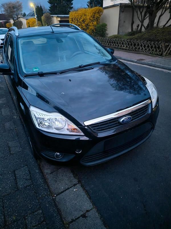 Gebraucht Ford Focus 113 PS (83 kW) 2010 Schwarz Kombi