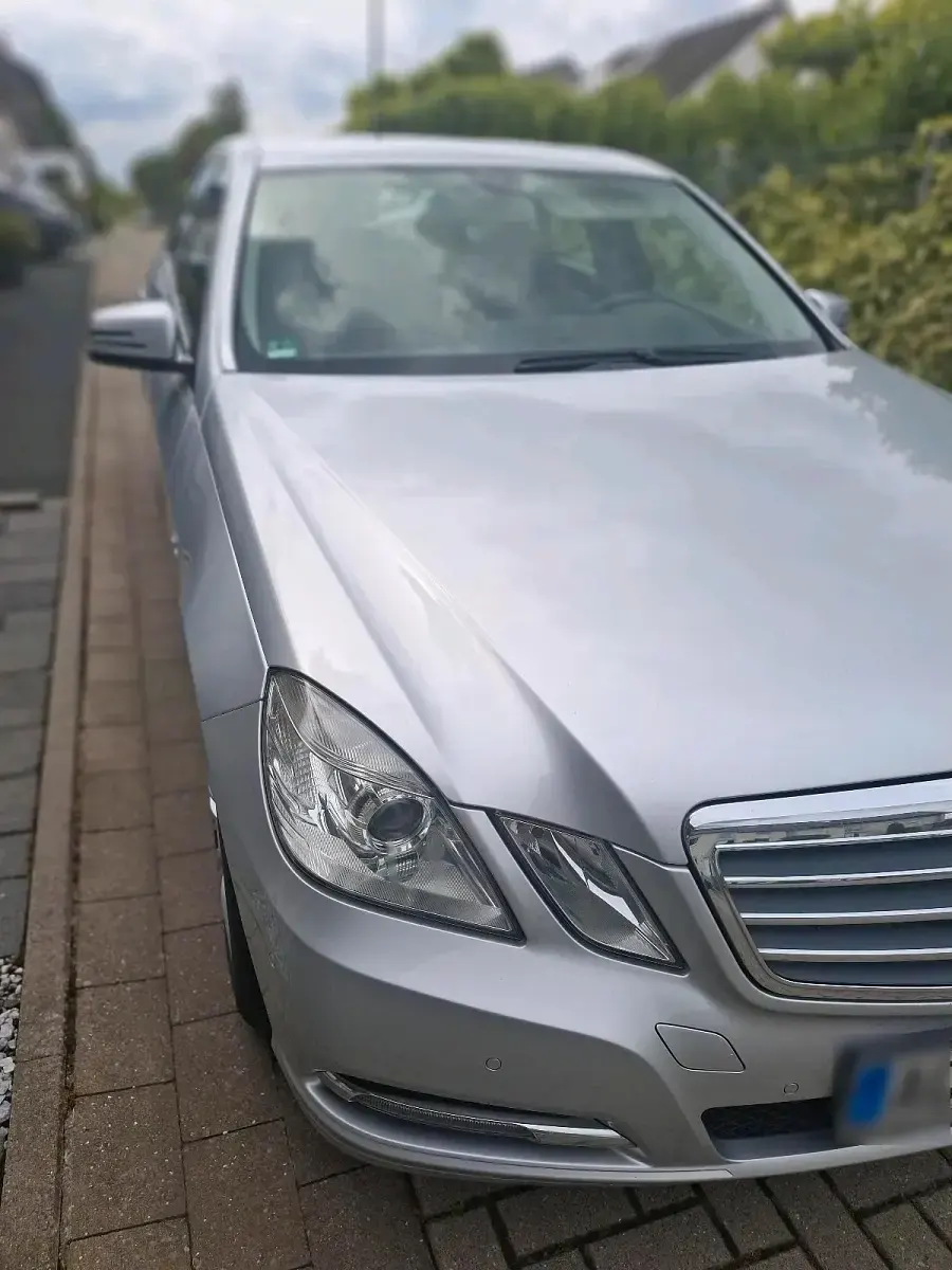 Gebraucht Mercedes E200 184 PS (135 kW) 2012 Silber Limousine
