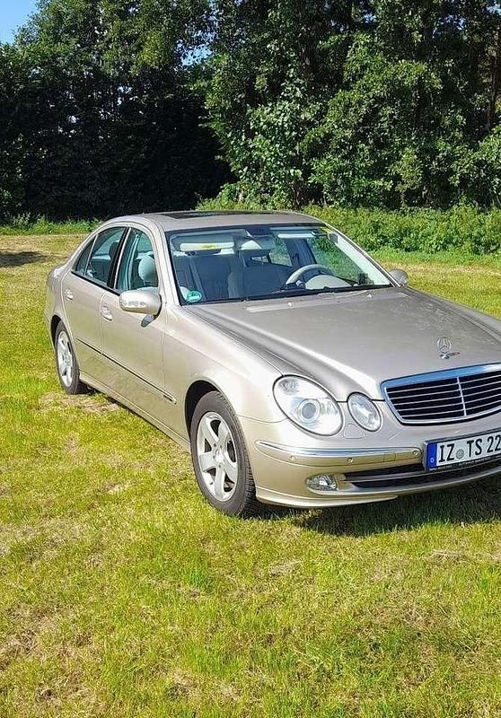 Gebraucht 2004 Mercedes E320 Avantgarde Limousine | 5.600 € (Fairer Preis) - Bild 1/4
