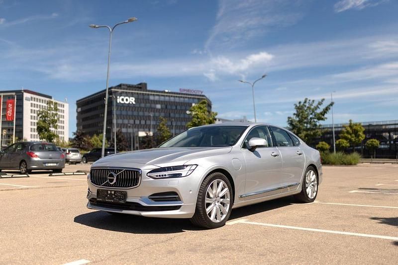Silber Gebraucht 2018 Volvo S90 Inscription Limousine | 28.000 € - Bild 1/4