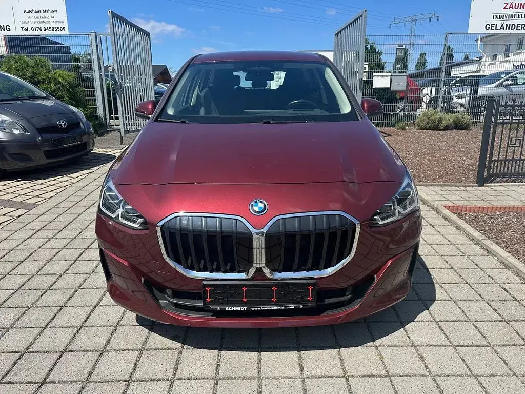 Gebraucht BMW 225 Active Tourer Luxury Line 245 PS (180 kW) 2022 Rot Van / Kleinbus