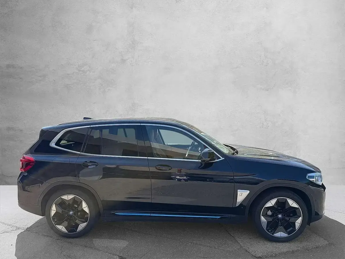 Gebraucht BMW iX3 Sport Line 210 kW (286 PS) 2021 Schwarz SUV