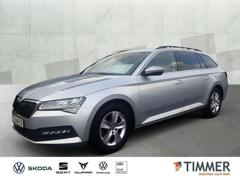 Silber Gebraucht 2022 Skoda Superb Ambition Kombi | 23.489 € (Guter Preis) - Bild 1/4