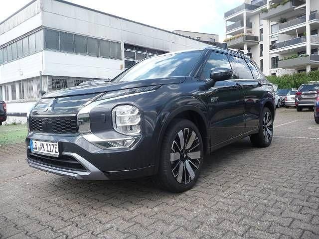 Grau Neu 2025 Mitsubishi Outlander P-HEV Top SUV | 58.940 € (Teuer) - Bild 1/4