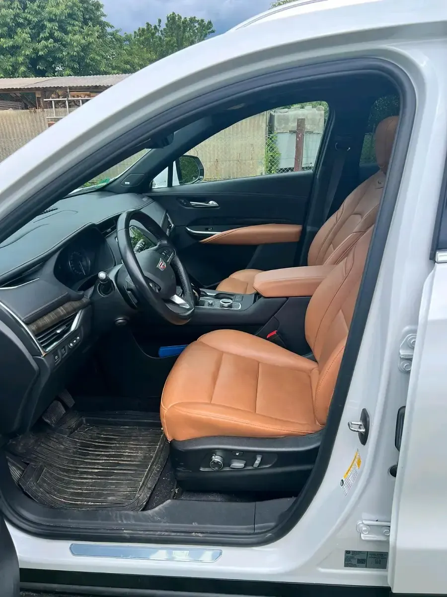 Gebraucht Cadillac XT4 230 PS (169 kW) 2022 Weiß SUV