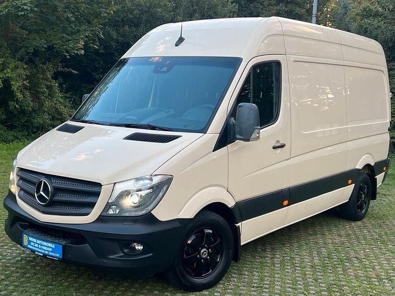 Beige Gebraucht 2017 Mercedes Sprinter Van | 24.990 € (Etwas zu teuer) - Bild 1/4