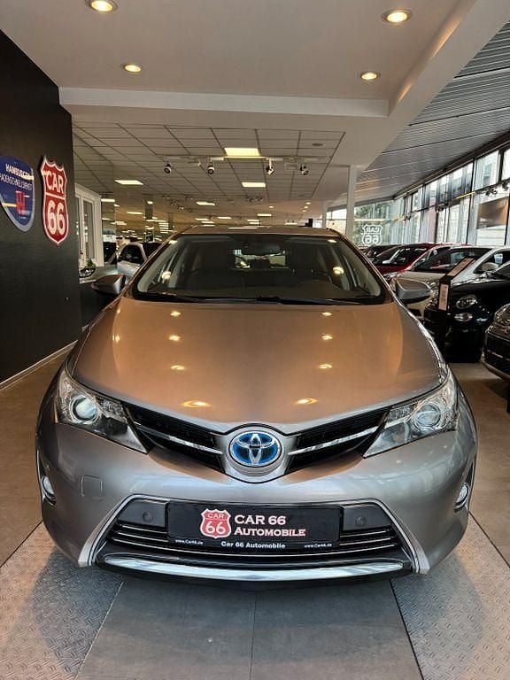Gebraucht Toyota Auris Hybrid Executive 99 PS (72 kW) 2013 Silber Limousine