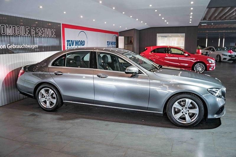 Gebraucht Mercedes E220 Avantgarde 194 PS (142 kW) 2016 Grau Limousine