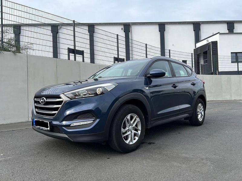 Blau Gebraucht 2018 Hyundai Tucson SUV | 12.690 € (Guter Preis) - Bild 1/4