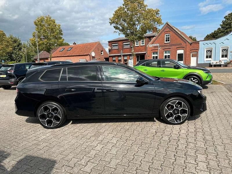 Gebraucht Opel Astra Ultimate 131 PS (96 kW) 2024 Schwarz Kombi