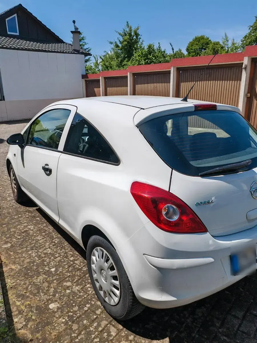 Gebraucht Opel Corsa 85 PS (62 kW) 2012 Weiß Kleinwagen
