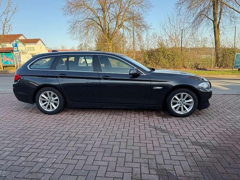 Gebraucht BMW 520 184 PS (135 kW) 2012 Sophistograu Kombi