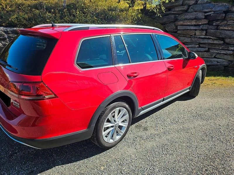 Gebraucht VW Golf Alltrack 184 PS (135 kW) 2016 Rot Kombi
