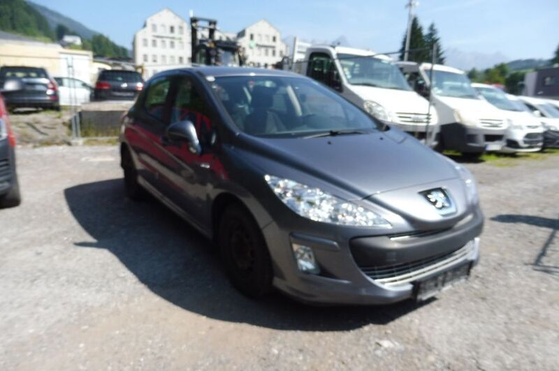 Grau Gebraucht 2010 Peugeot 308 Tendance Limousine | 1.999 € (Guter Preis) - Bild 1/4