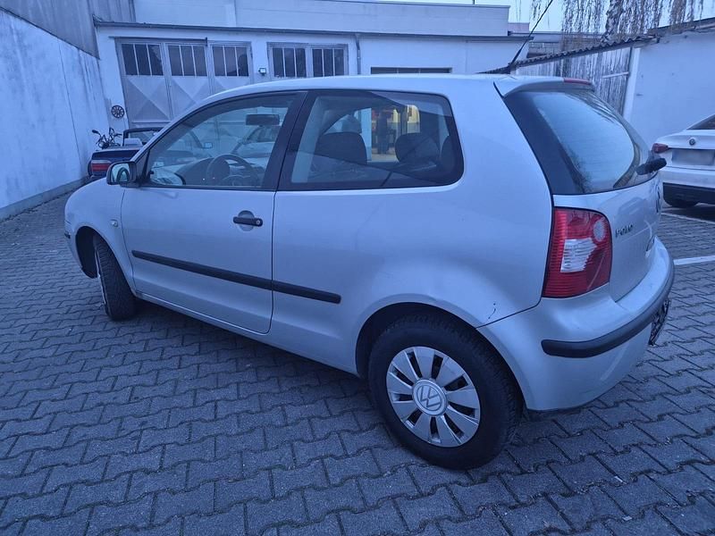 Gebraucht VW Polo 64 PS (47 kW) 2003 Silber Kleinwagen
