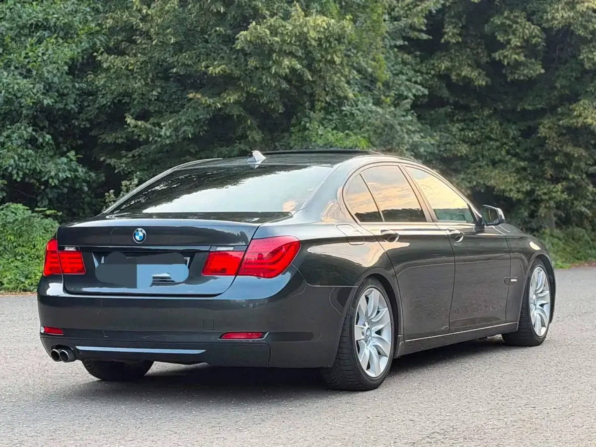 Gebraucht BMW 730 Comfort Edition 258 PS (189 kW) 2010 Schwarz Limousine