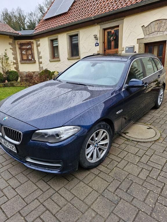 Blau Gebraucht 2017 BMW 525 Kombi | 17.900 € (Superpreis) - Bild 1/4
