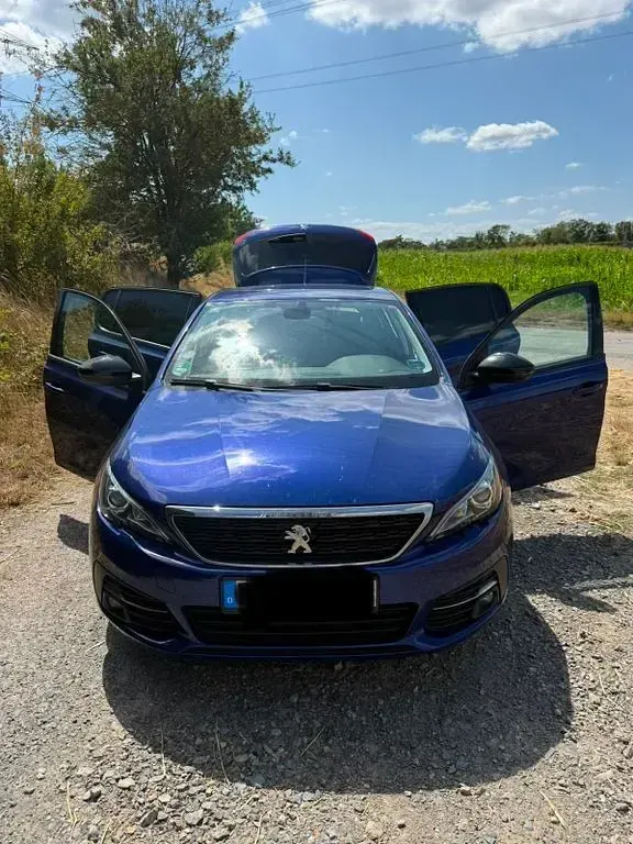 Gebraucht Peugeot 308 Style 110 PS (80 kW) 2019 Blau Limousine