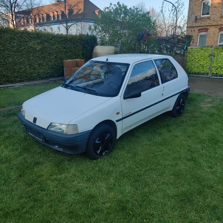 Weiß Gebraucht 1995 Peugeot 106 Kleinwagen | 1.300 € - Bild 1/4