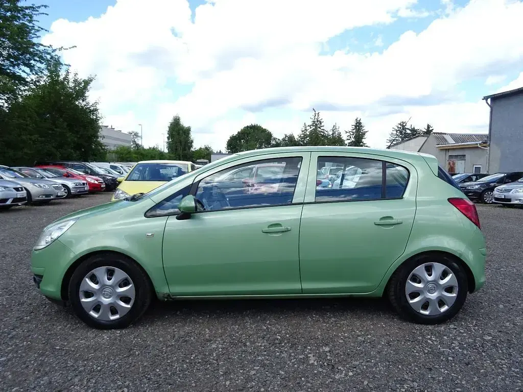 Gebraucht Opel Corsa Edition 80 PS (58 kW) 2008 Grün Kleinwagen