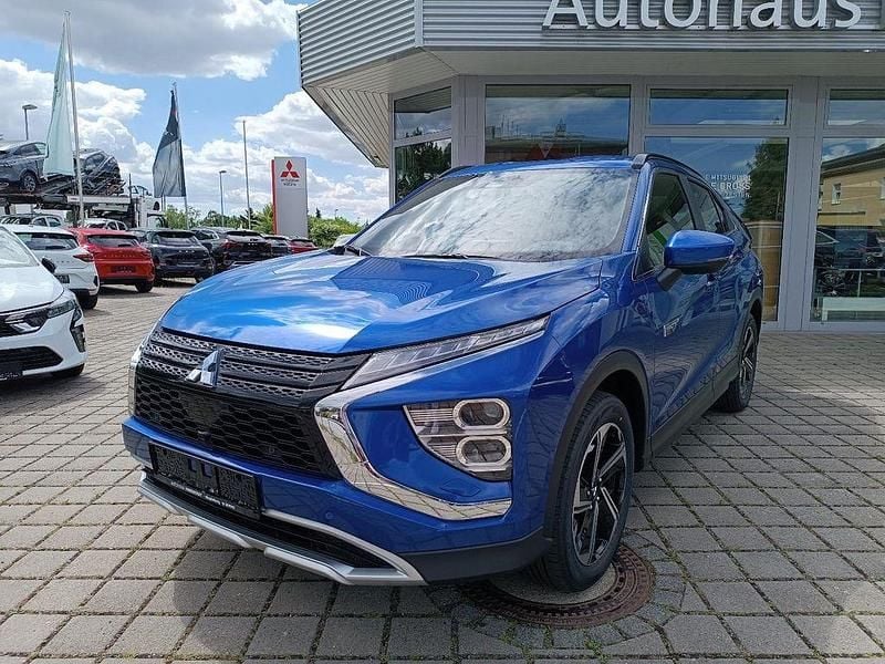 Gebraucht Mitsubishi Eclipse Cross Plus 188 PS (138 kW) 2024 Blau SUV