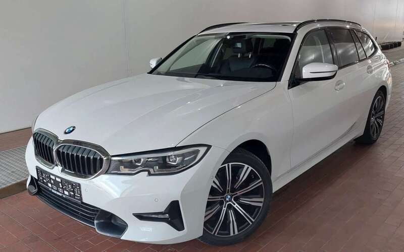 Alpinweiss iii Gebraucht 2021 BMW 320 Sport Line Kombi | 33.970 € (Etwas zu teuer) - Bild 1/4