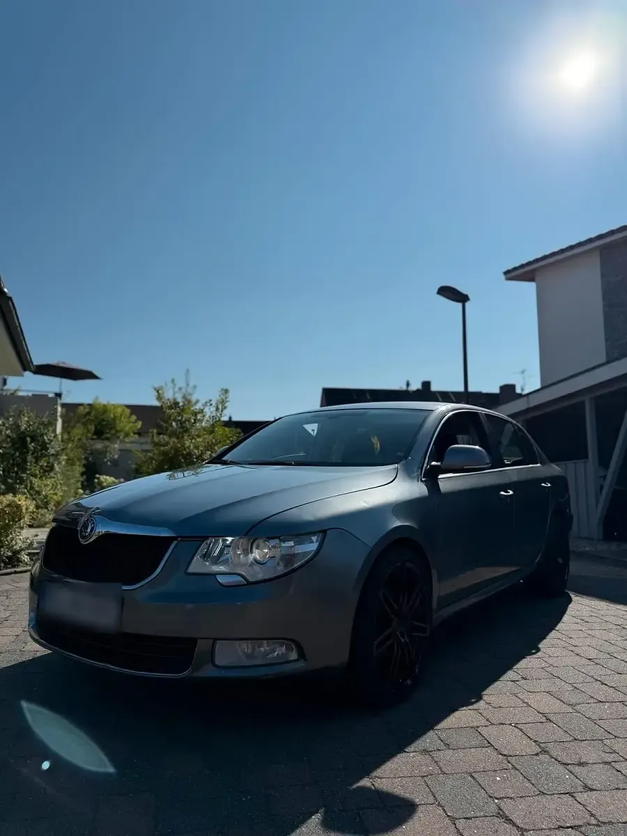 Gebraucht Skoda Superb 166 PS (122 kW) 2013 Grau Limousine