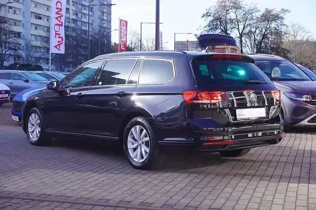 Gebraucht VW Passat 150 PS (110 kW) 2021 Schwarz Kombi