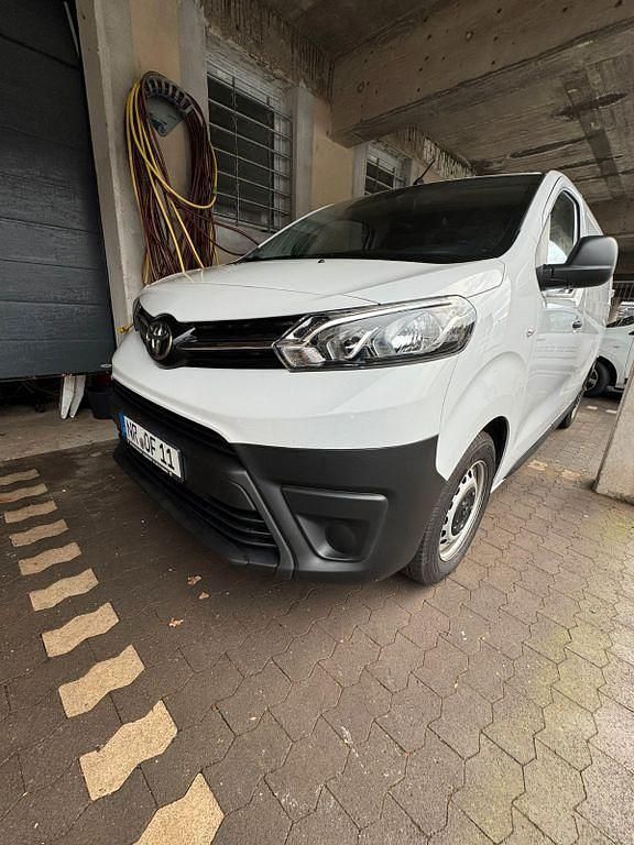 Gebraucht Toyota Proace 144 PS (105 kW) 2023 Weiß Van / Kleinbus