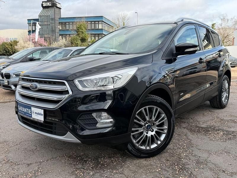 Gebraucht Ford Kuga Titanium 175 PS (128 kW) 2018 Iridiumschwarz metallic SUV