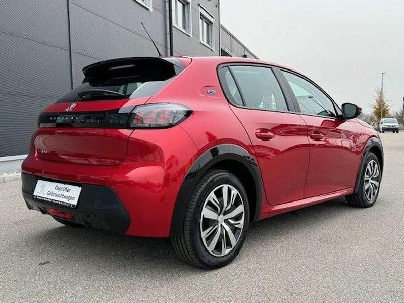 Gebraucht Peugeot e-208 Active 100 kW (136 PS) 2021 Elixir rot perlmutteffekt Kleinwagen