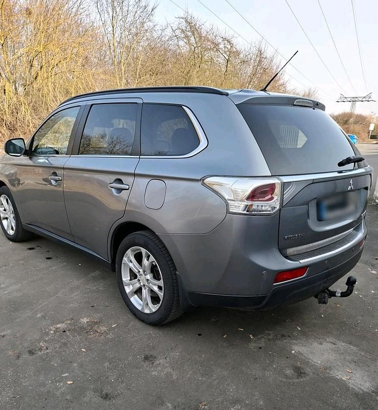 Gebraucht Mitsubishi Outlander 150 PS (110 kW) 2013 Grau SUV