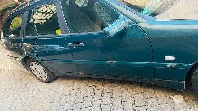 Gebraucht Mercedes C180 Elegance 122 PS (89 kW) 1997 Grün Kombi