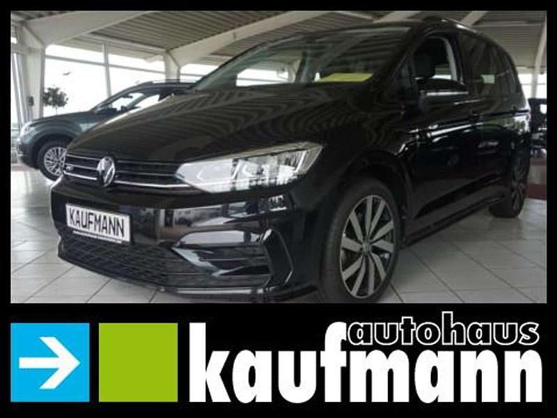 Schwarz Gebraucht 2023 VW Touran Highline Van / Kleinbus | 37.390 € (Teuer) - Bild 1/4