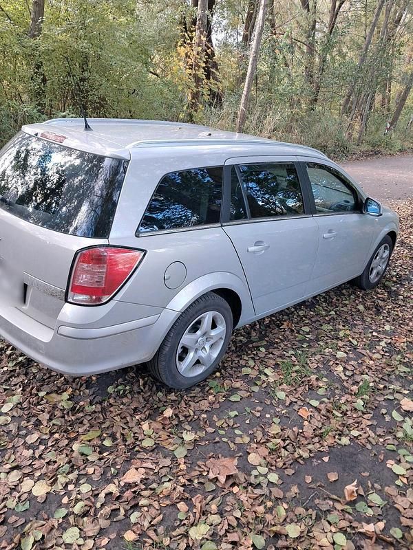 Gebraucht Opel Astra 116 PS (85 kW) 2009 Grau Kombi