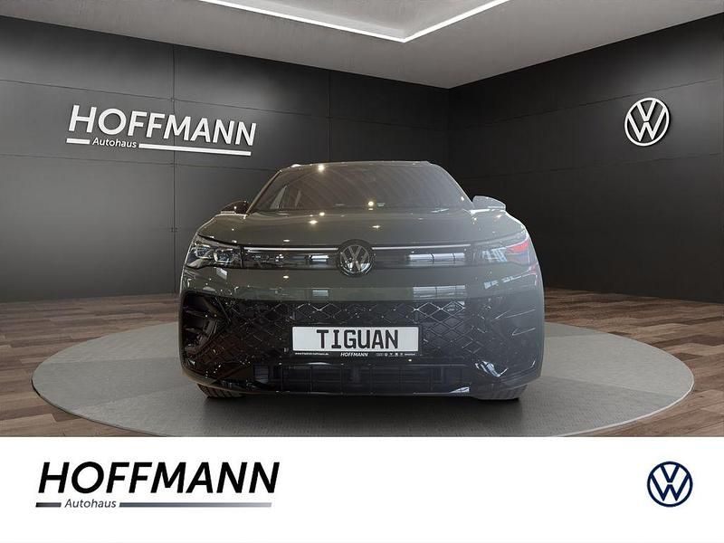 Neu VW Tiguan R-line 150 PS (110 kW) 2026 Grün SUV