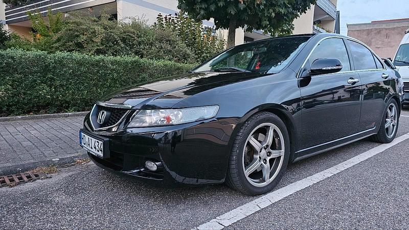 Schwarz Gebraucht 2003 Honda Accord Limousine | 3.600 € (Fairer Preis) - Bild 1/4