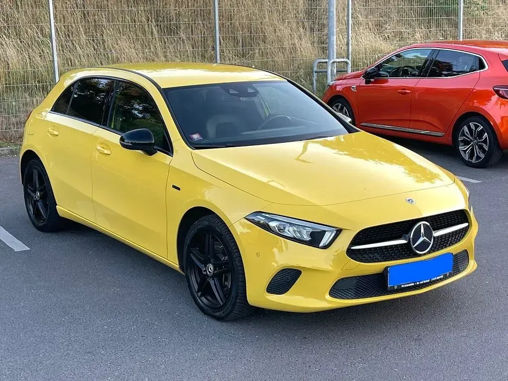 Gebraucht Mercedes A250 218 PS (160 kW) 2020 Gelb Limousine
