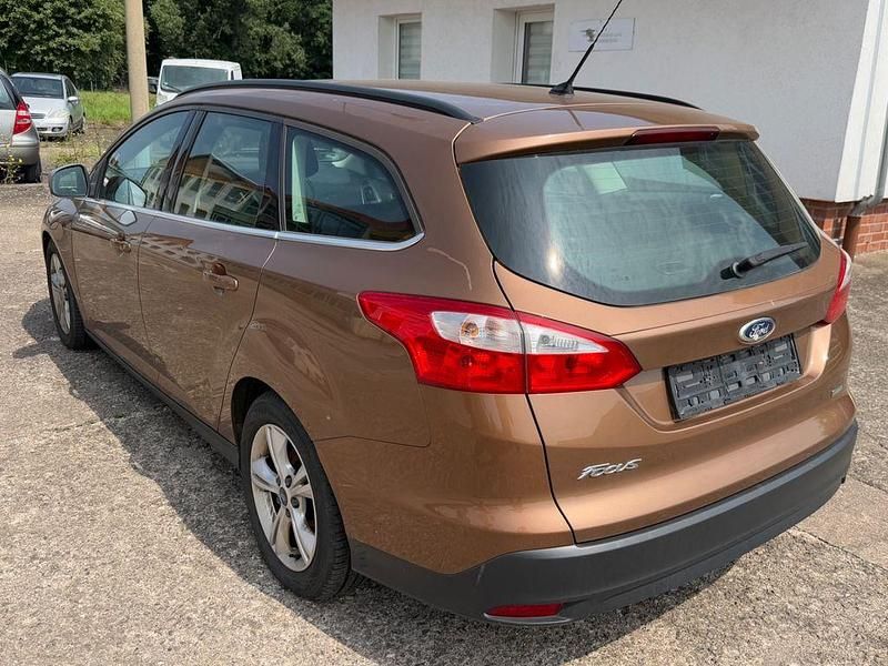 Gebraucht Ford Focus 125 PS (91 kW) 2014 Braun Limousine