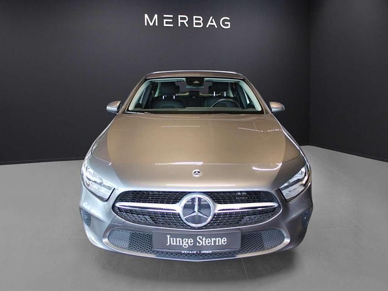 Gebraucht Mercedes A250 Progressive 218 PS (160 kW) 2022 Grau Limousine
